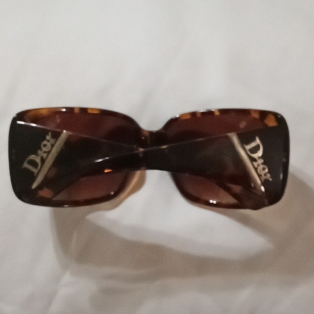 Sunglasses - Picture 5 of 8